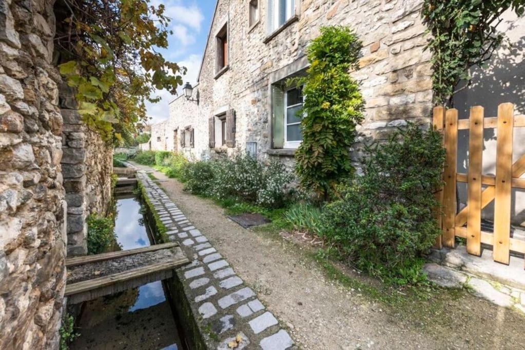Appartement L'Impasse, T2 Neuf Et Bien Equipe, Plein Coeur De Maincy Extérieur photo